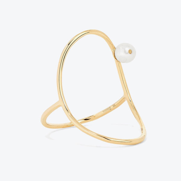 Gold ring with pearls