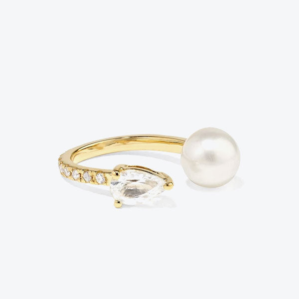 Gold ring with pearls